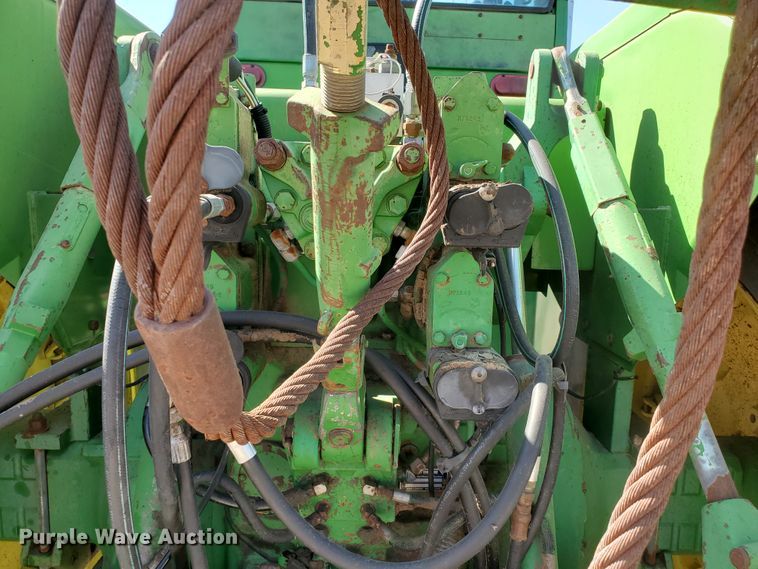 image for item DF5700 1984 John Deere 8850  4WD tractor