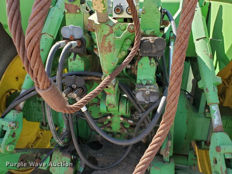 image for item DF5700 1984 John Deere 8850  4WD tractor
