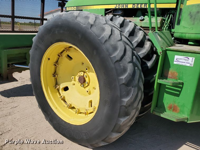 image for item DF5700 1984 John Deere 8850  4WD tractor
