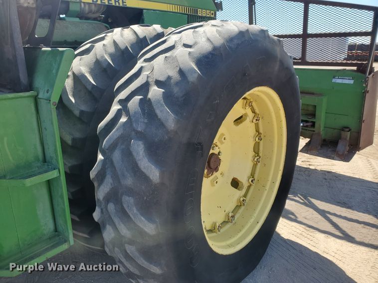 image for item DF5700 1984 John Deere 8850  4WD tractor