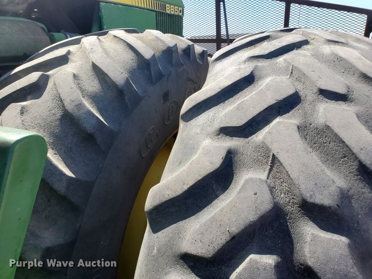 image for item DF5700 1984 John Deere 8850  4WD tractor