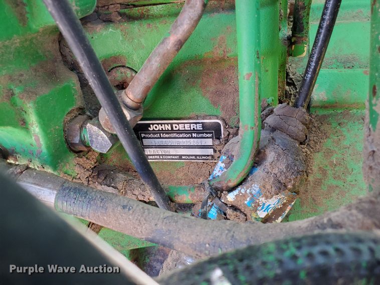 image for item DF5700 1984 John Deere 8850  4WD tractor