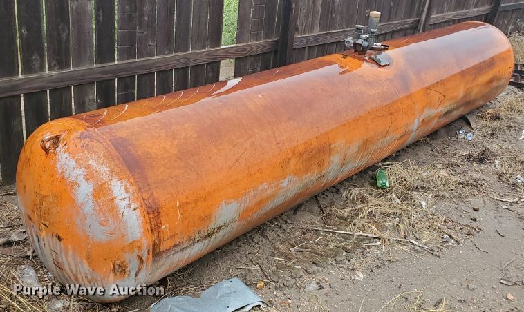 image for item DF5710 A.O. Smith propane tank