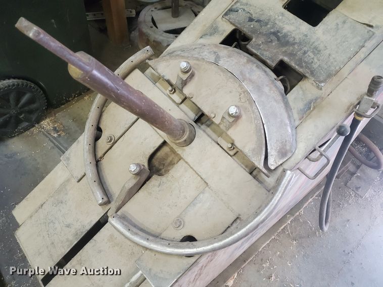 image for item DF5717 Bushman 4400 tire machine