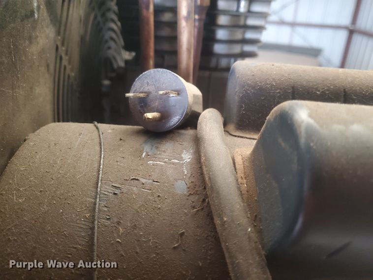 image for item DF5721 Ingersoll Rand T10 air compressor