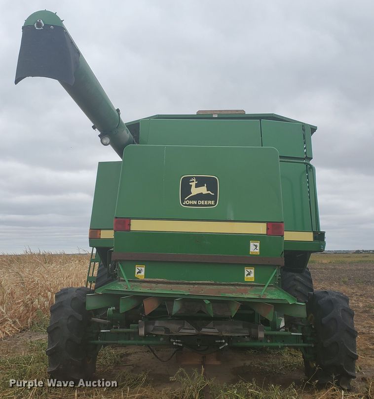 image for item DF5724 1990 John Deere 9600 RWA combine