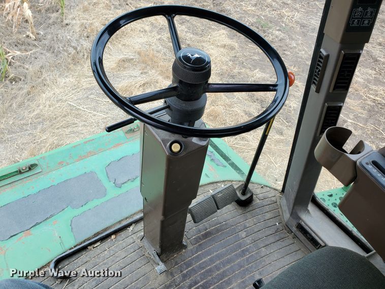 image for item DF5724 1990 John Deere 9600 RWA combine