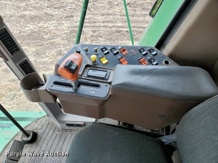 image for item DF5724 1990 John Deere 9600 RWA combine