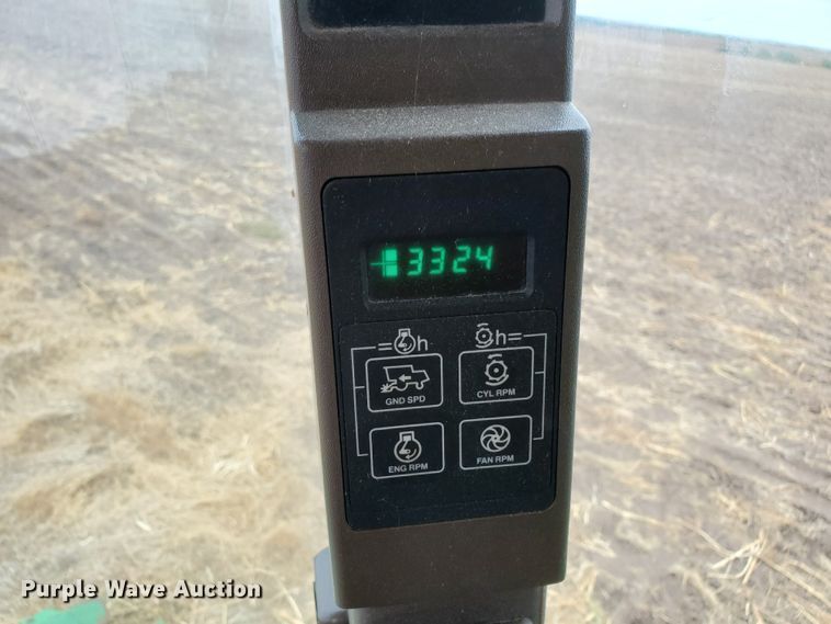 image for item DF5724 1990 John Deere 9600 RWA combine