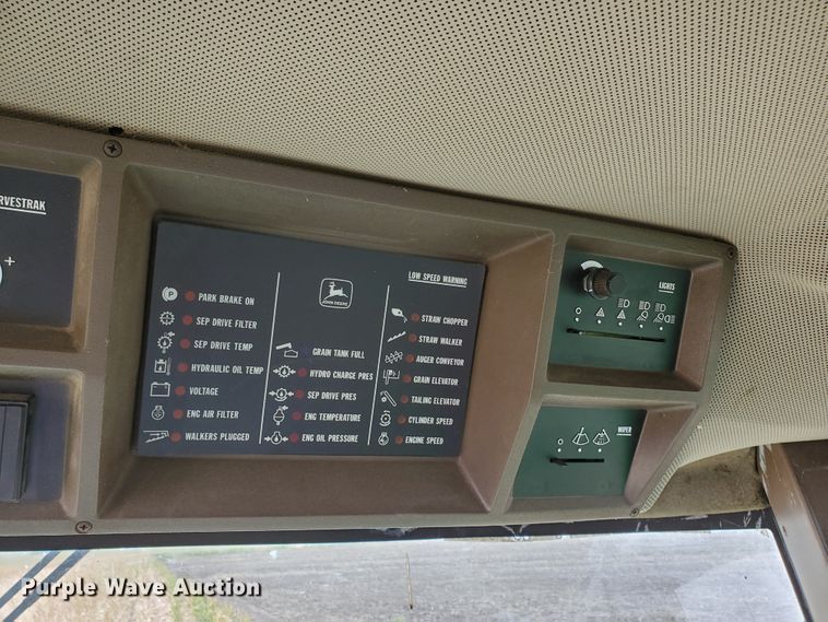 image for item DF5724 1990 John Deere 9600 RWA combine