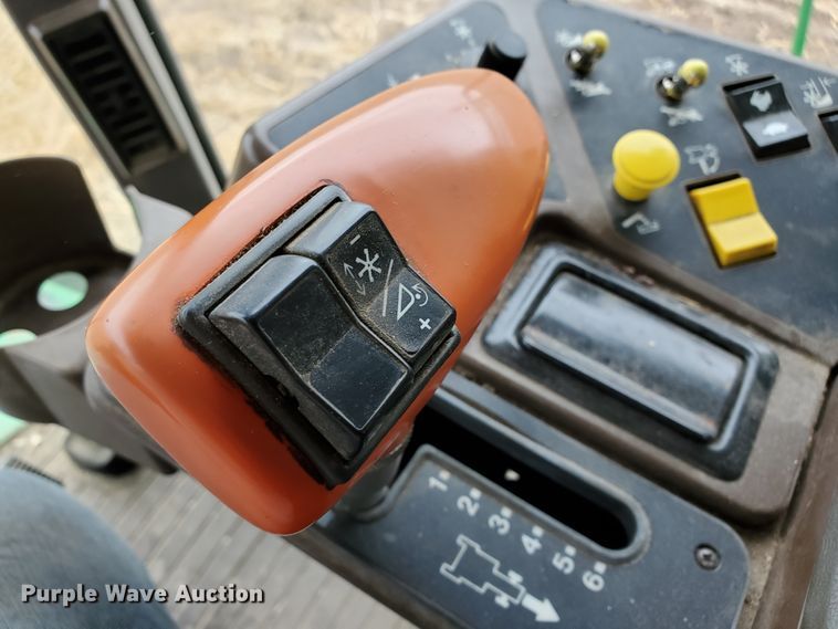 image for item DF5724 1990 John Deere 9600 RWA combine