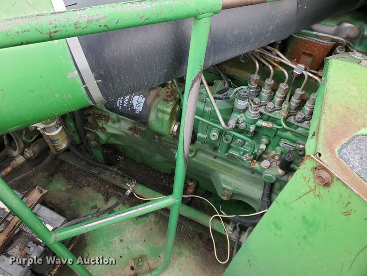 image for item DF5724 1990 John Deere 9600 RWA combine