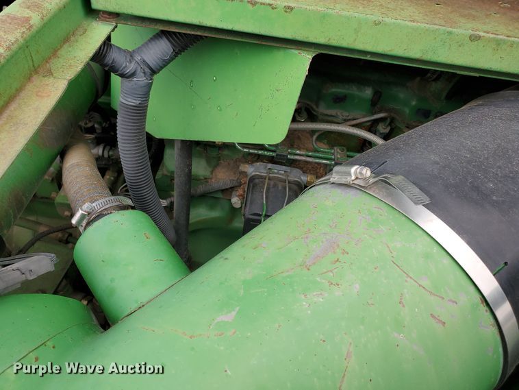 image for item DF5724 1990 John Deere 9600 RWA combine