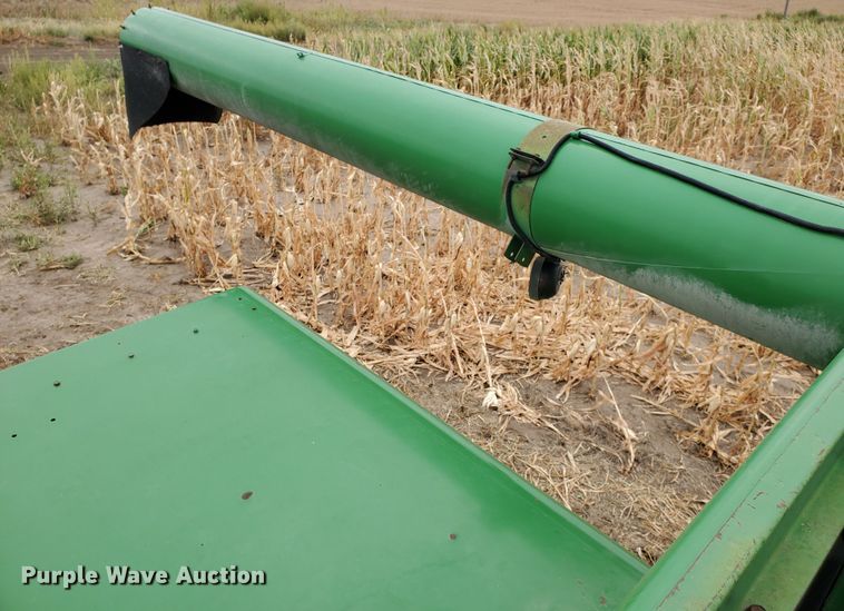 image for item DF5724 1990 John Deere 9600 RWA combine