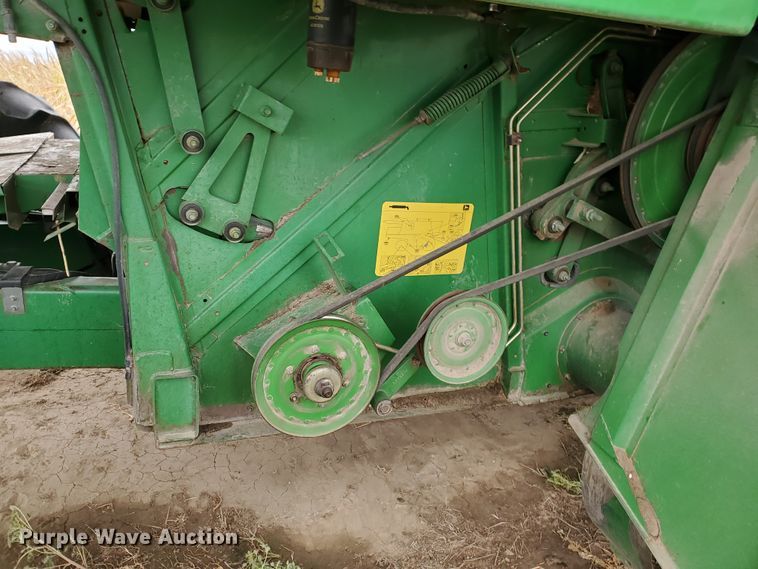 image for item DF5724 1990 John Deere 9600 RWA combine