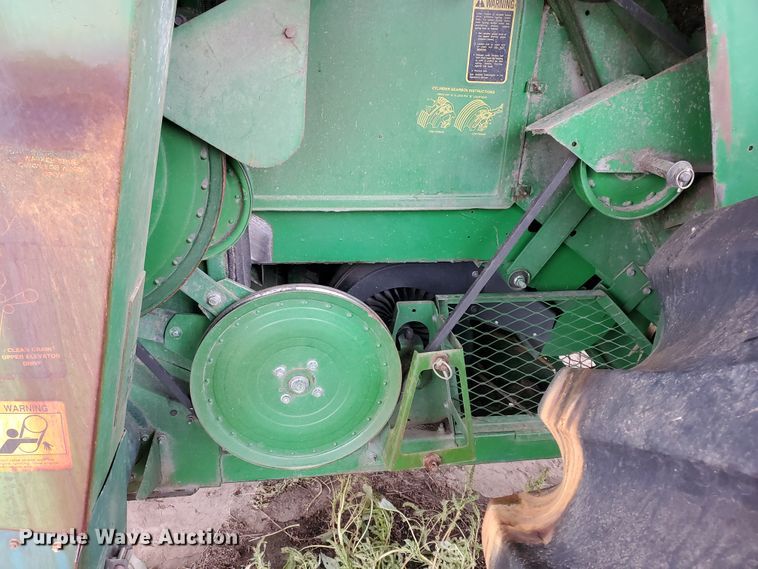 image for item DF5724 1990 John Deere 9600 RWA combine