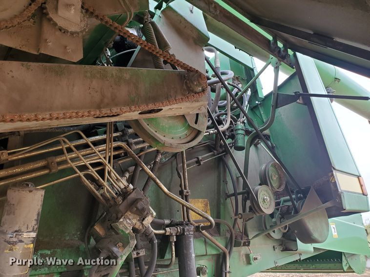 image for item DF5724 1990 John Deere 9600 RWA combine