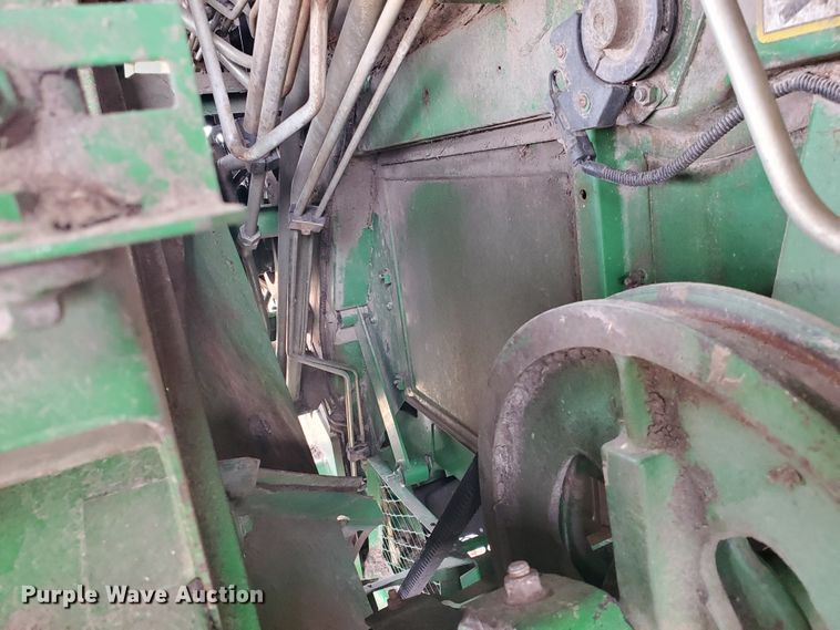 image for item DF5724 1990 John Deere 9600 RWA combine