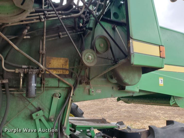 image for item DF5724 1990 John Deere 9600 RWA combine