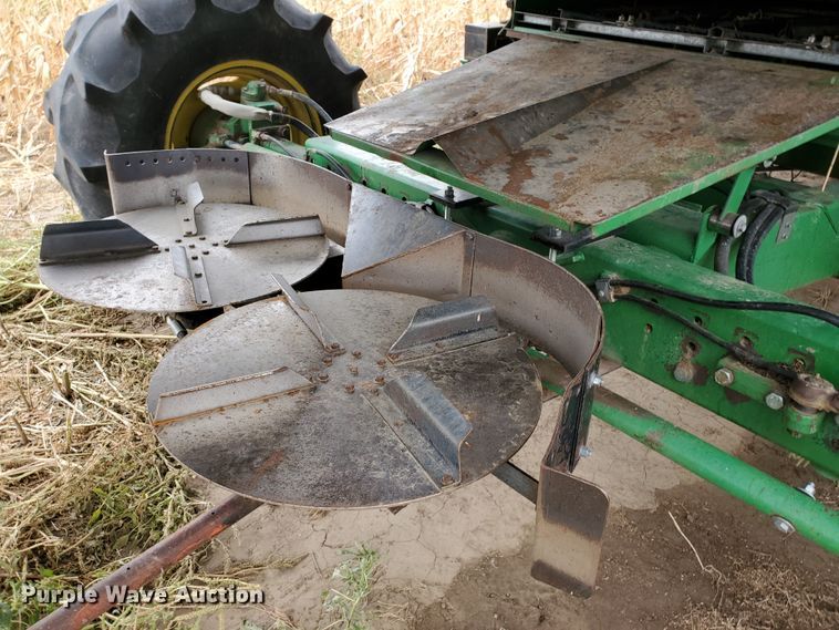 image for item DF5724 1990 John Deere 9600 RWA combine