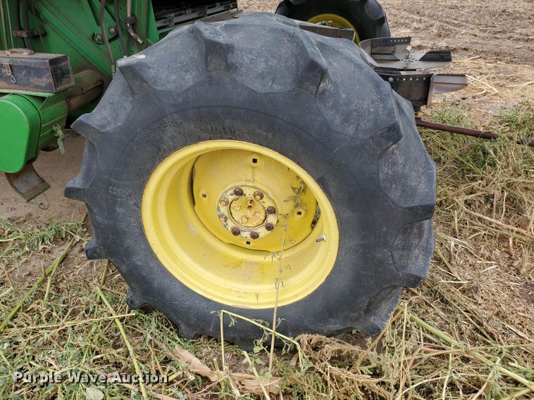 image for item DF5724 1990 John Deere 9600 RWA combine