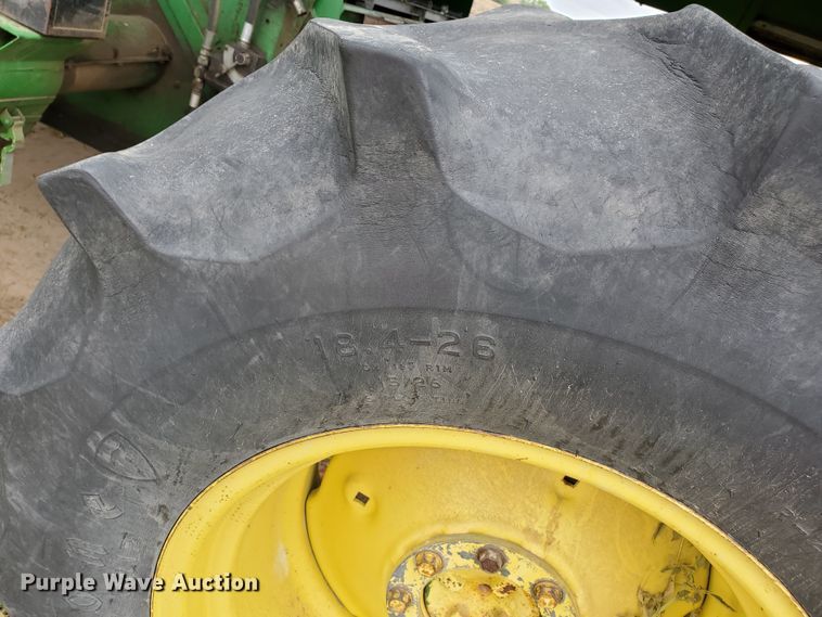 image for item DF5724 1990 John Deere 9600 RWA combine