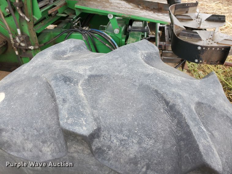 image for item DF5724 1990 John Deere 9600 RWA combine