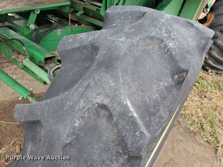 image for item DF5724 1990 John Deere 9600 RWA combine