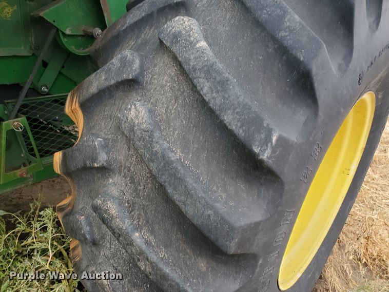 image for item DF5724 1990 John Deere 9600 RWA combine