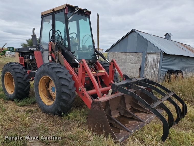 image for item DF5726 1985 Versatile 276  4WD bi-directional tractor