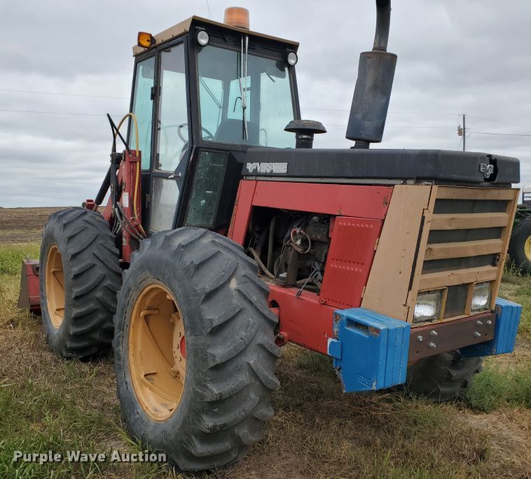 image for item DF5726 1985 Versatile 276  4WD bi-directional tractor
