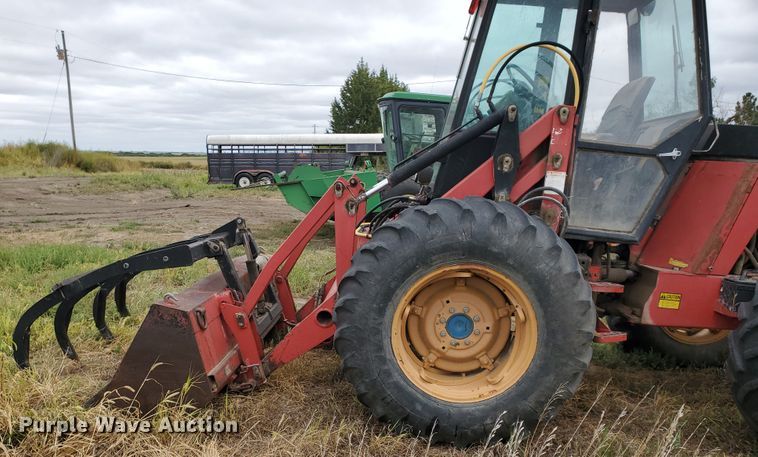 image for item DF5726 1985 Versatile 276  4WD bi-directional tractor