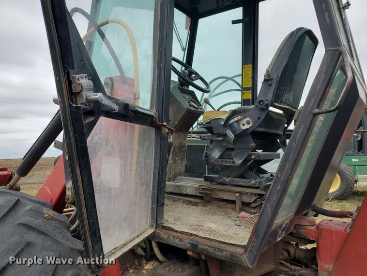 image for item DF5726 1985 Versatile 276  4WD bi-directional tractor