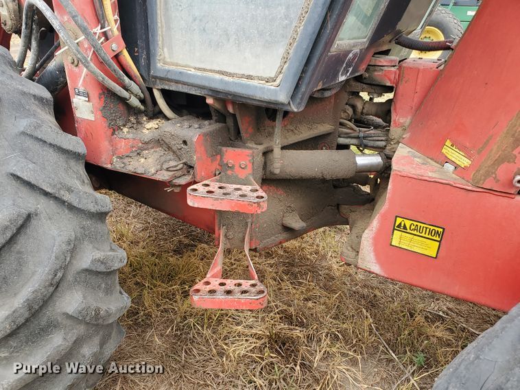 image for item DF5726 1985 Versatile 276  4WD bi-directional tractor