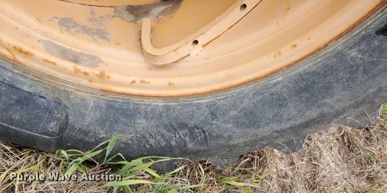 image for item DF5726 1985 Versatile 276  4WD bi-directional tractor