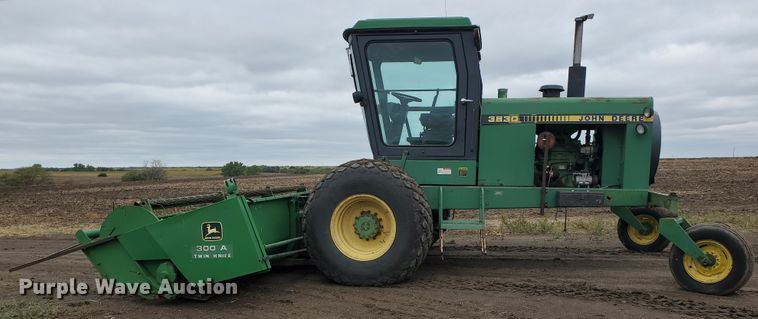 image for item DF5727 John Deere 3830  windrower