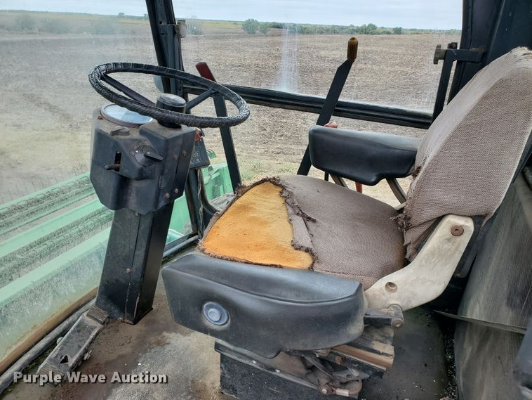 image for item DF5727 John Deere 3830  windrower