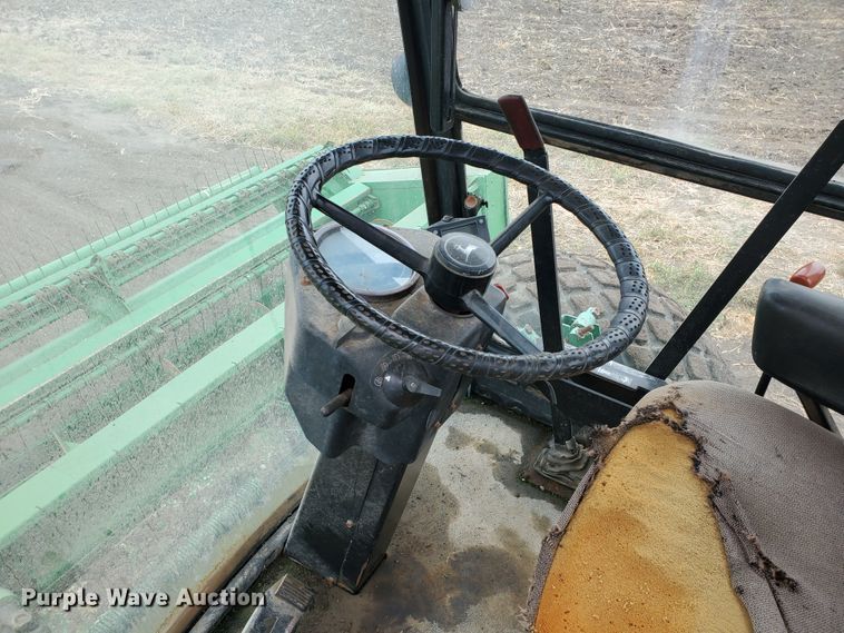 image for item DF5727 John Deere 3830  windrower