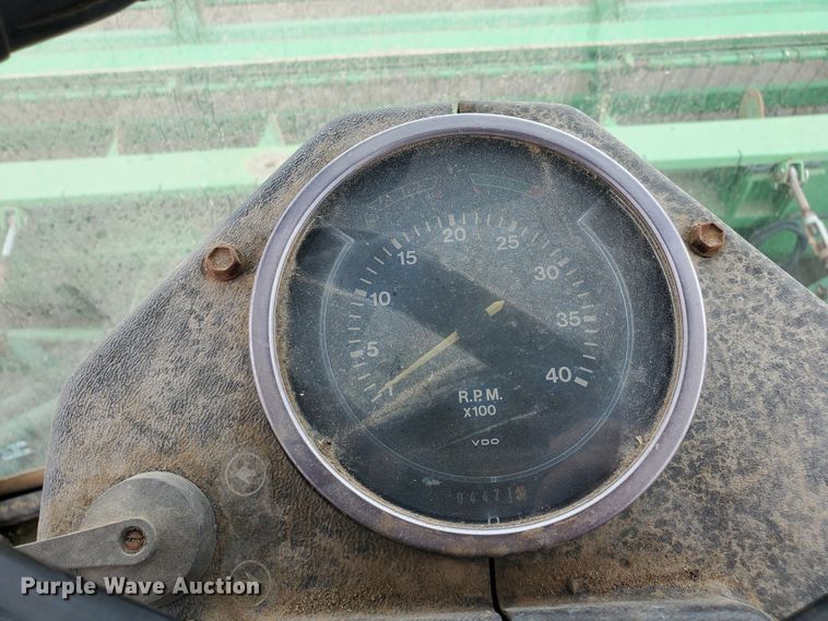 image for item DF5727 John Deere 3830  windrower