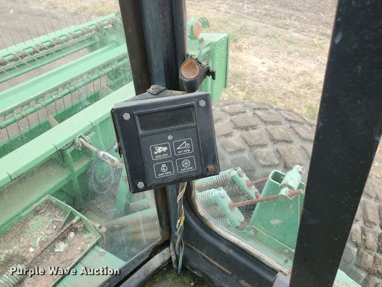 image for item DF5727 John Deere 3830  windrower