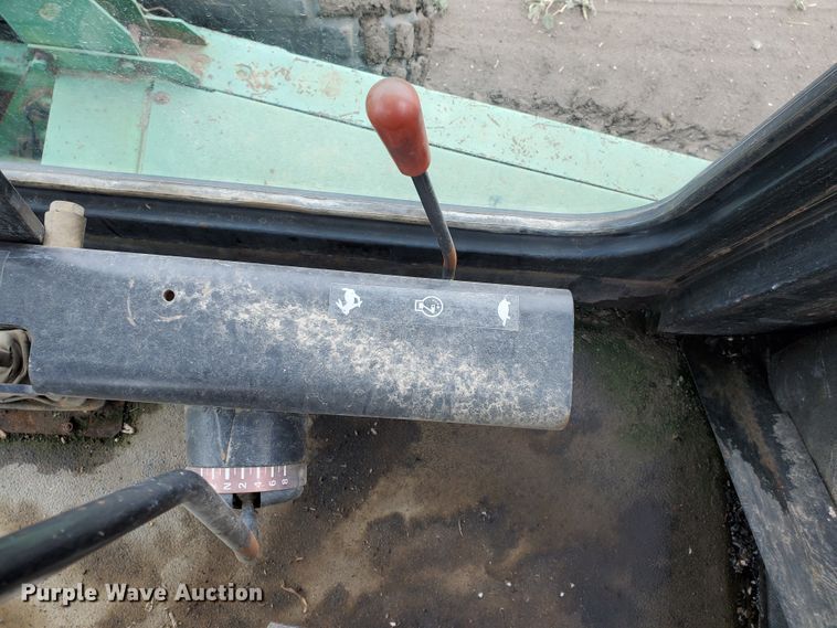 image for item DF5727 John Deere 3830  windrower