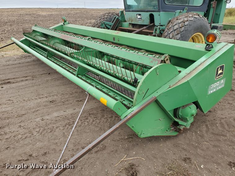 image for item DF5727 John Deere 3830  windrower