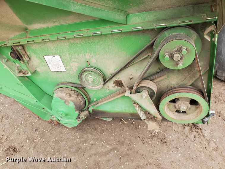 image for item DF5727 John Deere 3830  windrower