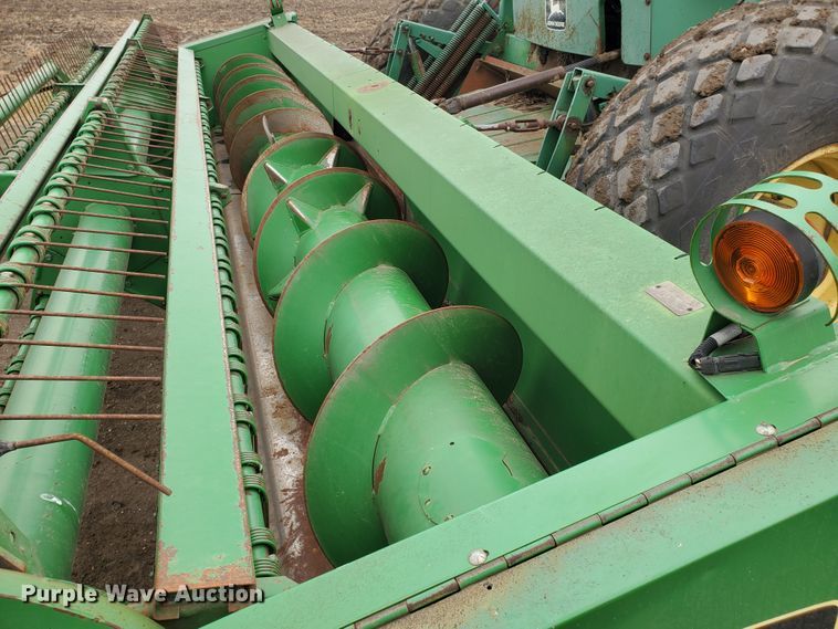 image for item DF5727 John Deere 3830  windrower