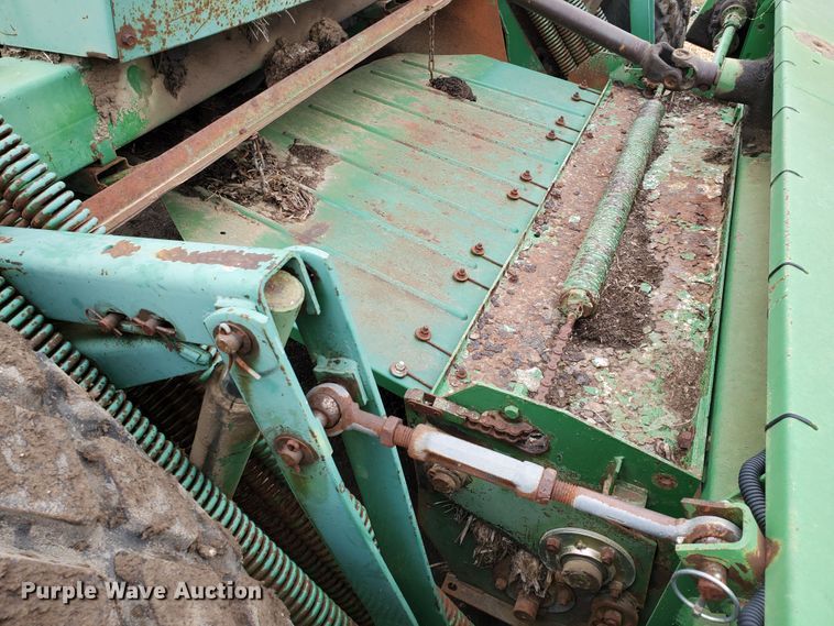 image for item DF5727 John Deere 3830  windrower