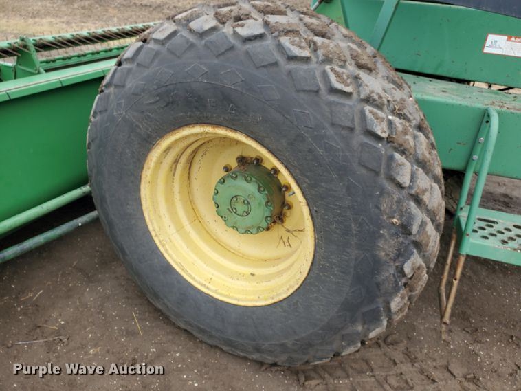 image for item DF5727 John Deere 3830  windrower