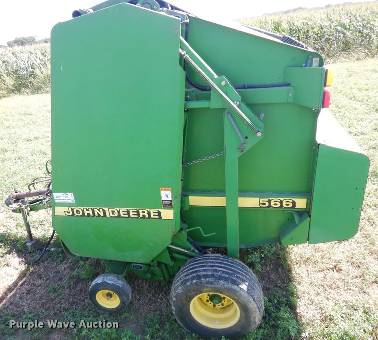 image for item DF6666 2002 John Deere 566  round baler