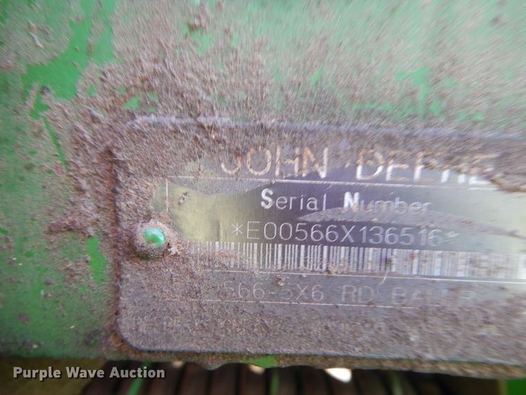 image for item DF6666 2002 John Deere 566  round baler