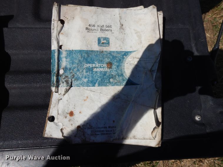 image for item DF6666 2002 John Deere 566  round baler