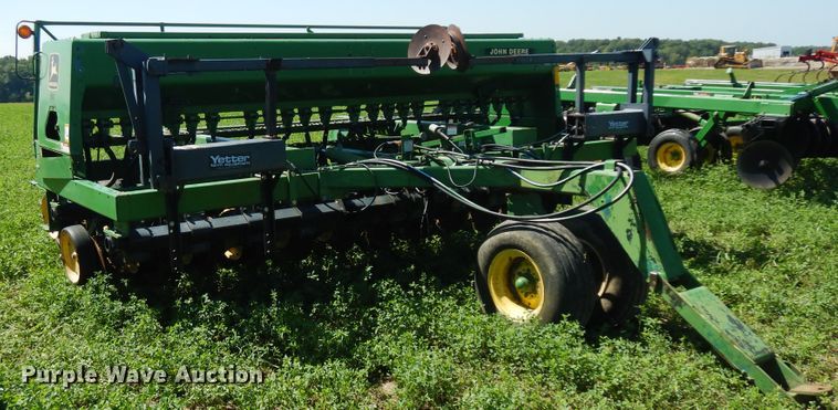 image for item DF6667 2007 John Deere 750 split row grain drill